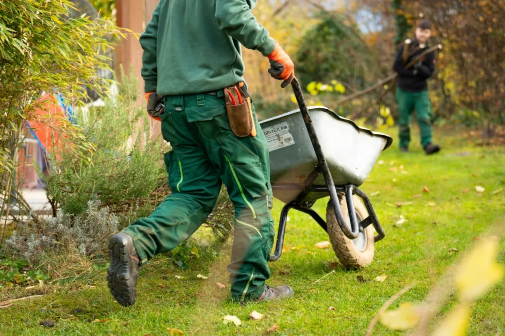 landscaping contractor Pittsburgh PA outdoor property services
